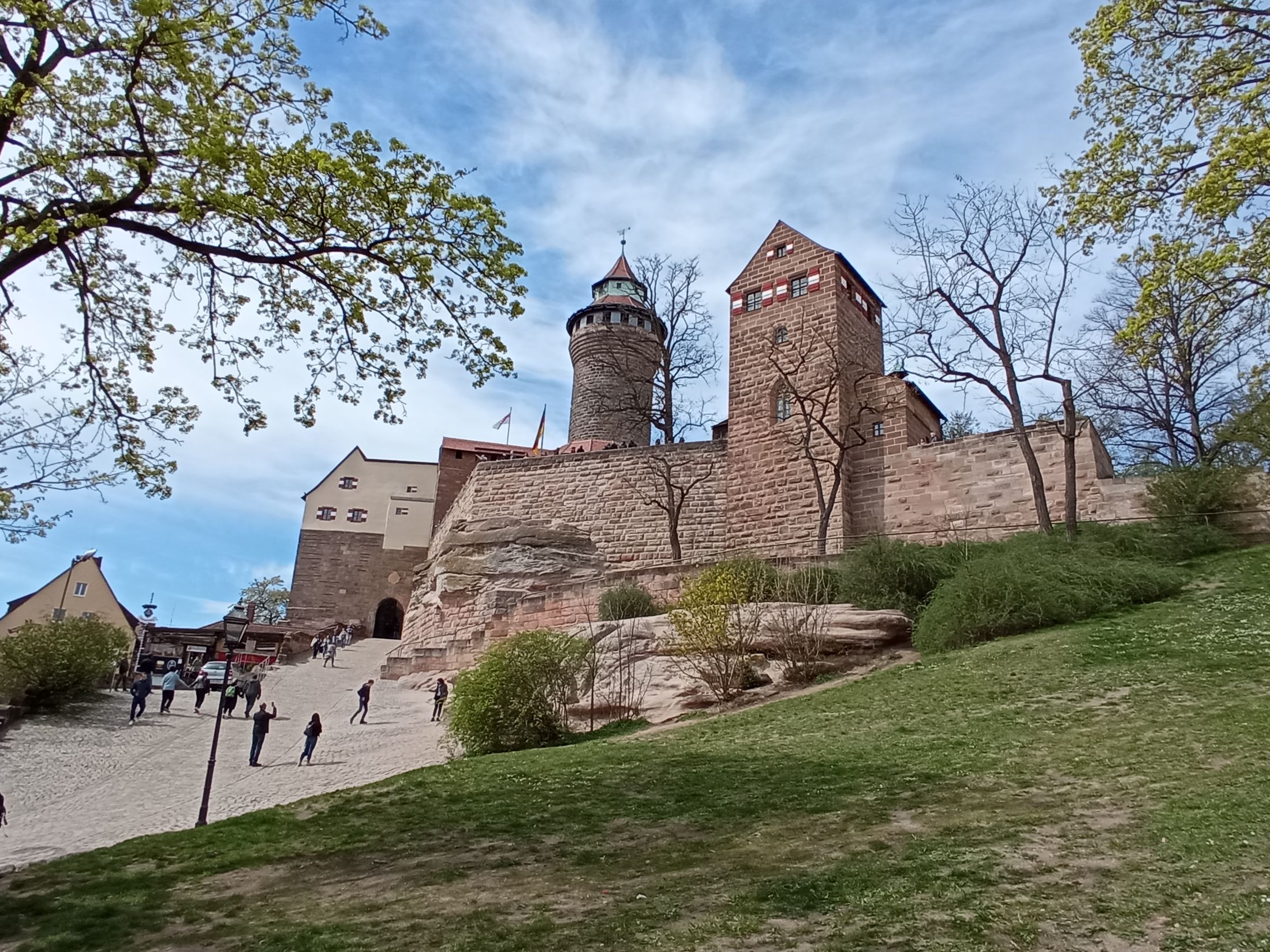 Кайзербург — вид с подножия холма